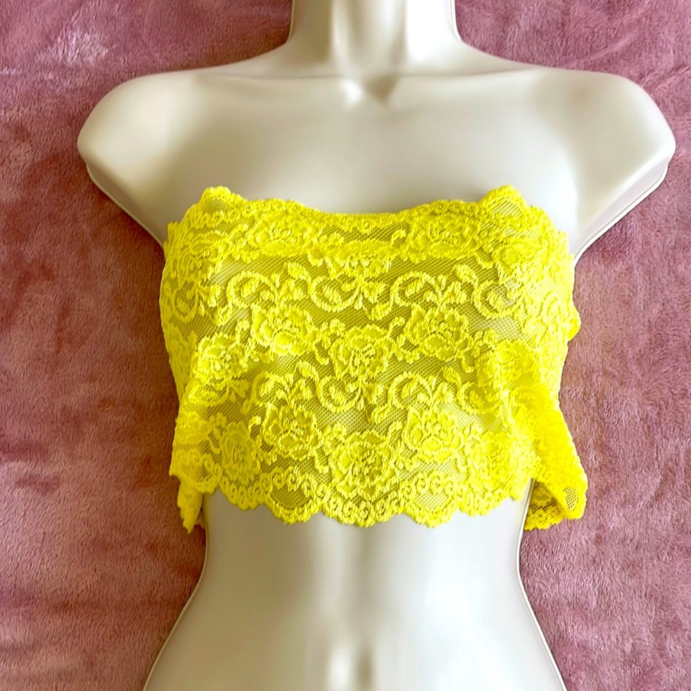Ally Rose yellow stretchy lace top. Size M